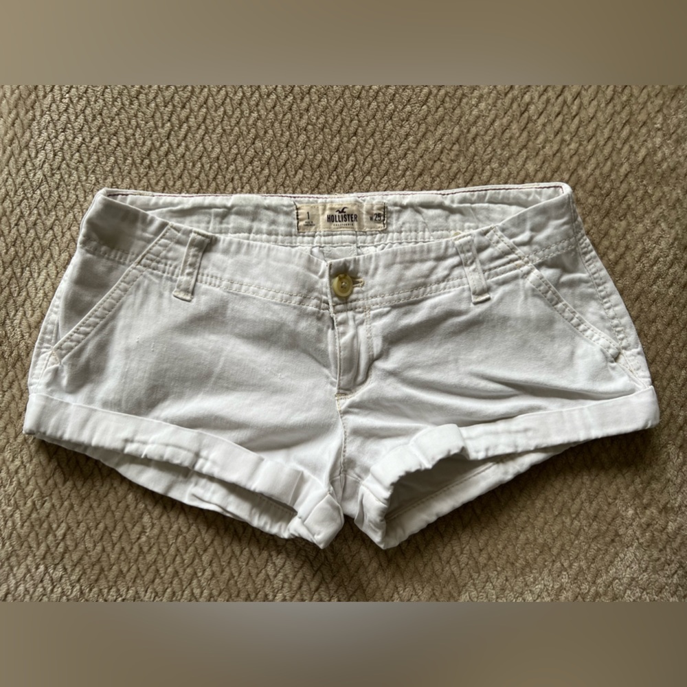 Hollister White Cotton Cuffed Shorts Size 25
